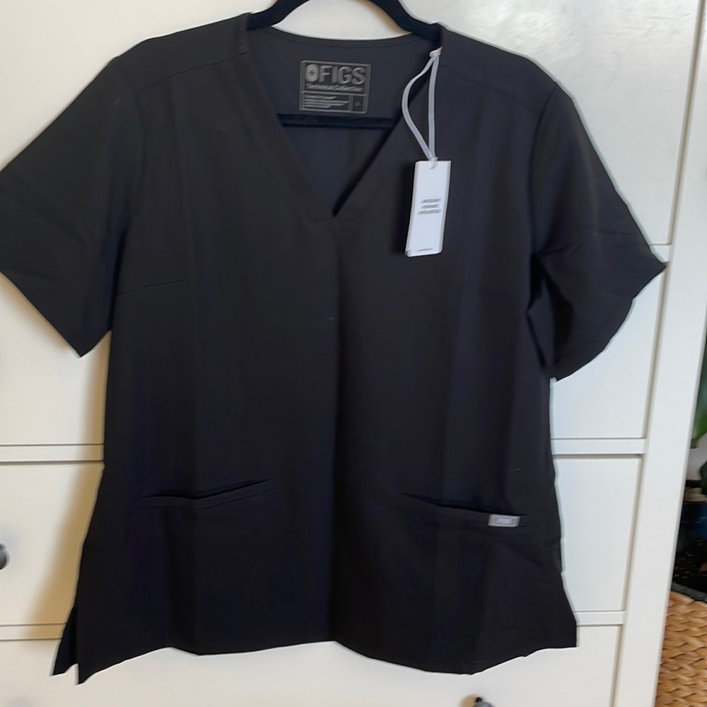 Figs scrub top